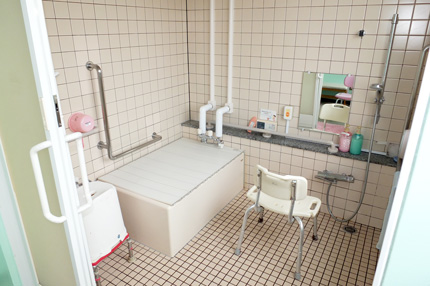 東郷外科医院の病棟浴室の写真