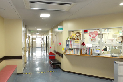 東郷外科医院の病棟廊下の写真