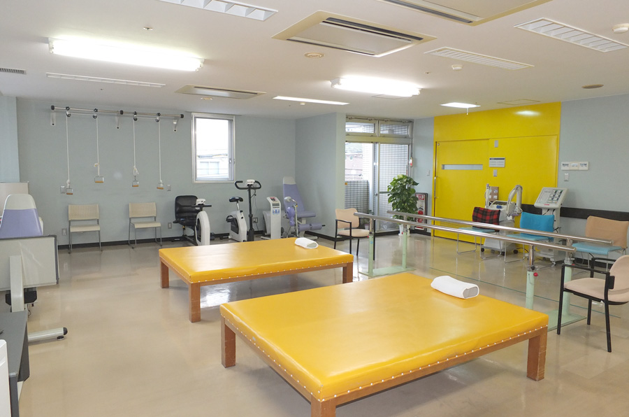 東郷外科医院の二階リハビリ室の写真